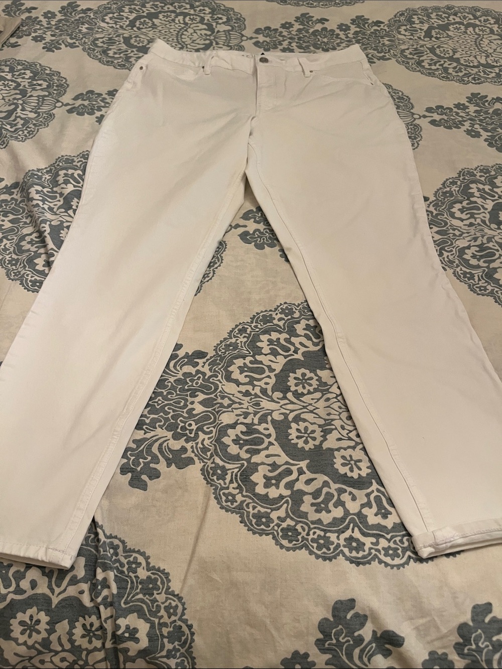 WHBM The Sculpt curvy high - rise white skinny jeans size 14L